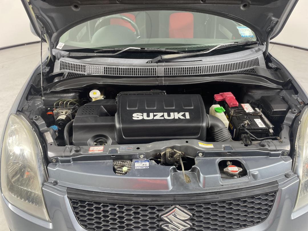 Photo '13' of Suzuki Swift