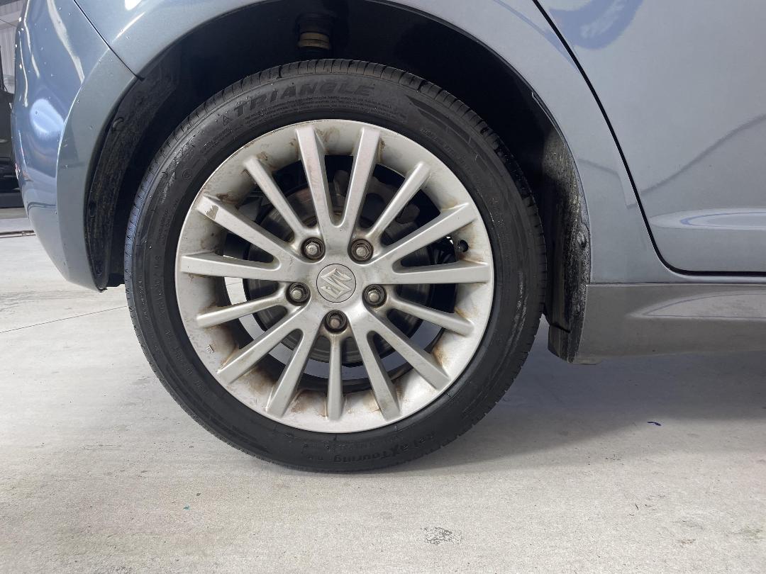 Photo '12' of Suzuki Swift