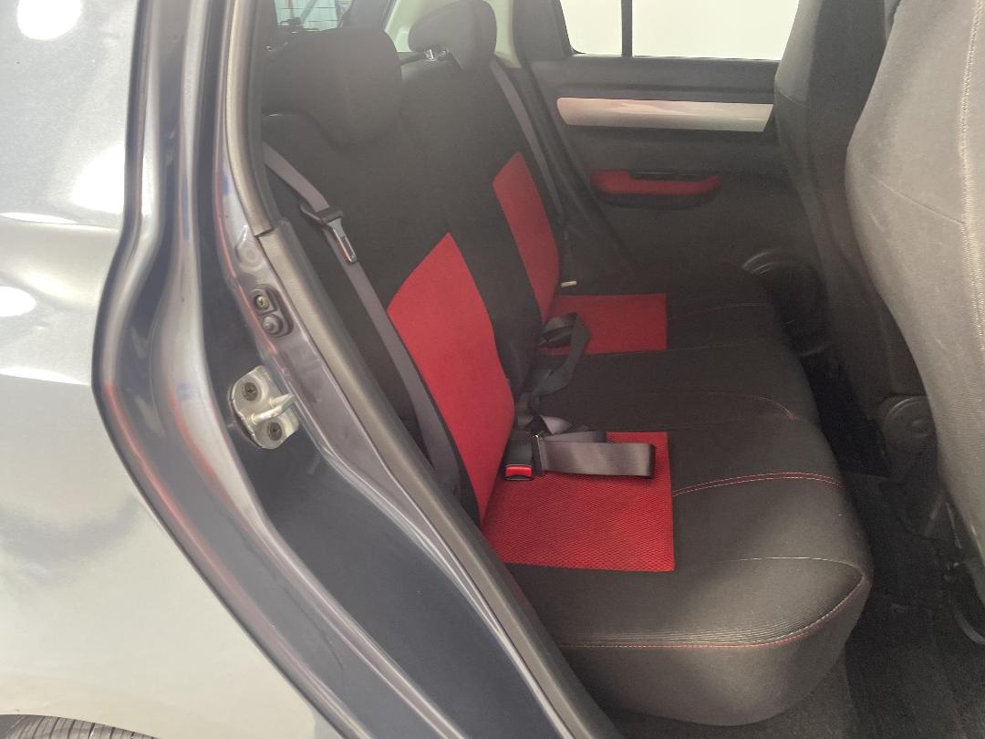 Photo '20' of Suzuki Swift