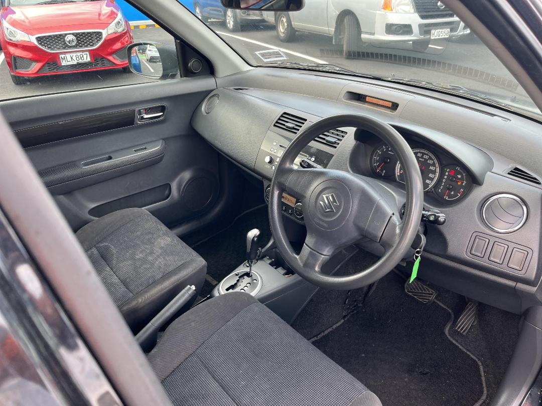 Photo '13' of Suzuki Swift