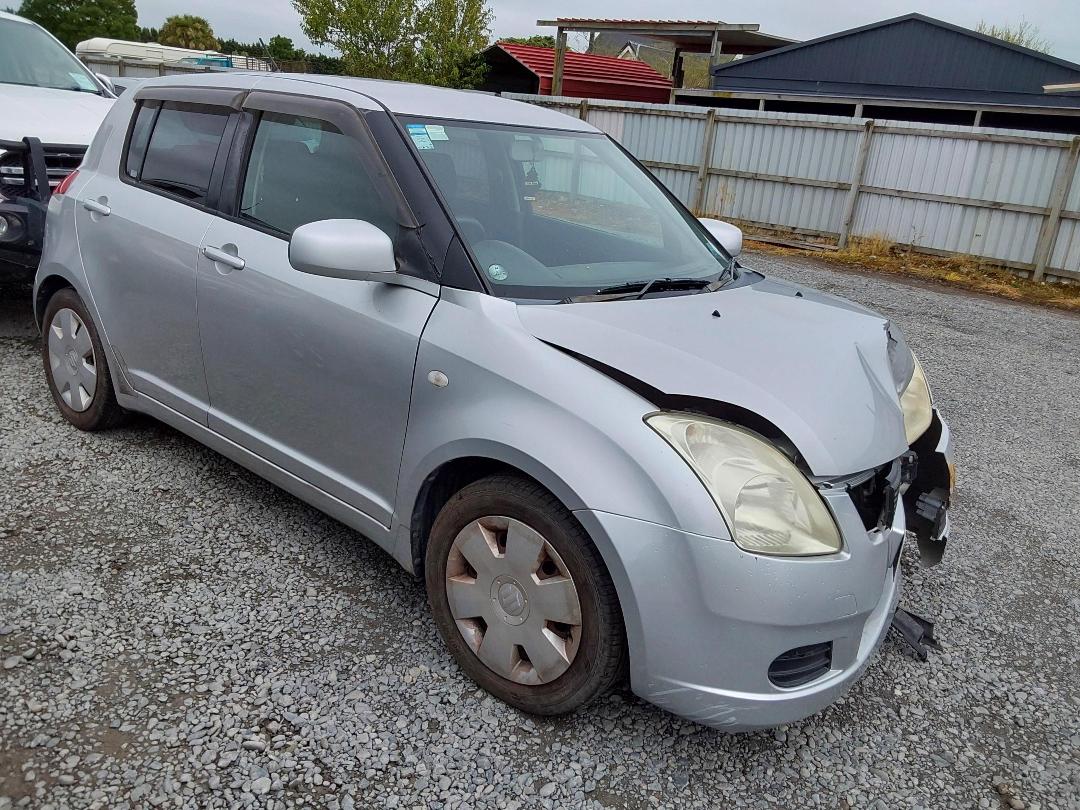 Photo '7' of Suzuki Swift