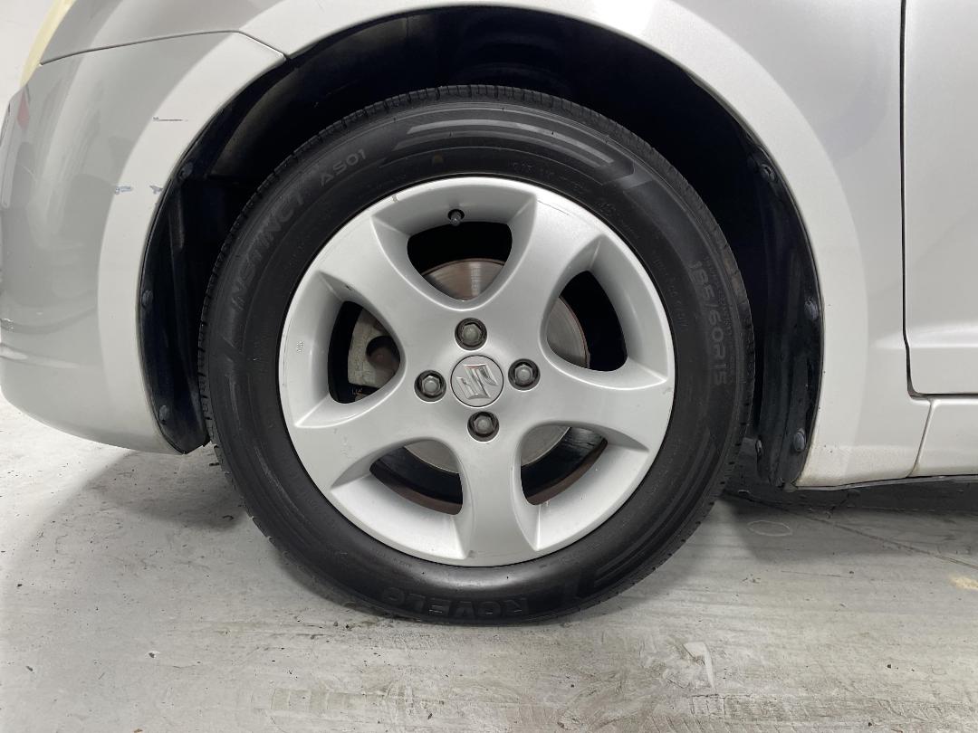 Photo '10' of Suzuki Swift Photo '10' of Suzuki Swift