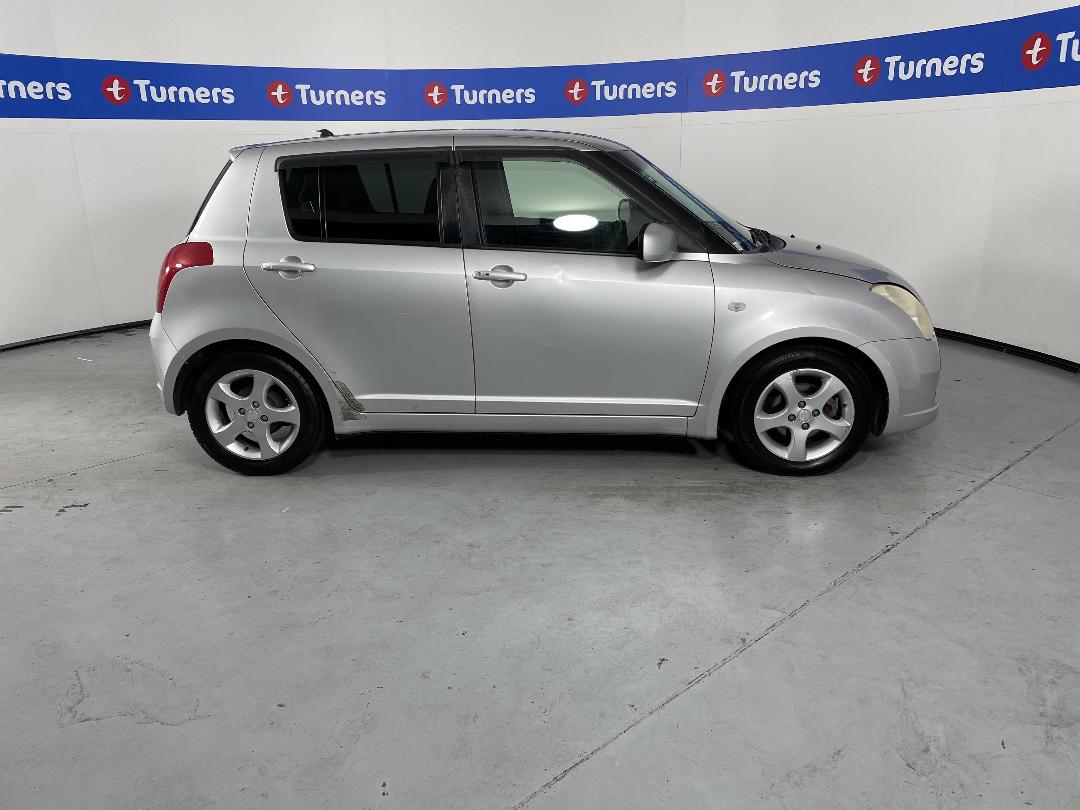 Photo '23' of Suzuki Swift Photo '23' of Suzuki Swift