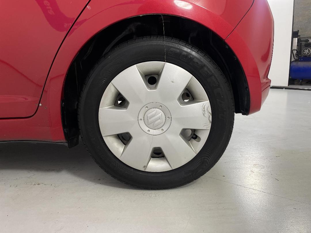 Photo '11' of Suzuki Swift Photo '11' of Suzuki Swift