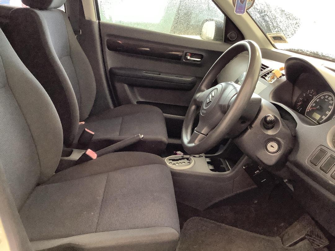 Photo '7' of Suzuki Swift Photo '7' of Suzuki Swift