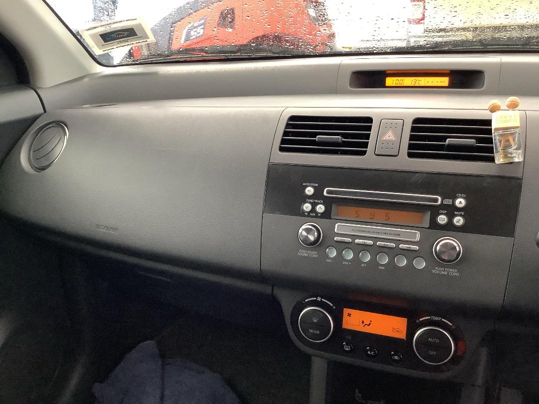 Photo '15' of Suzuki Swift Photo '15' of Suzuki Swift