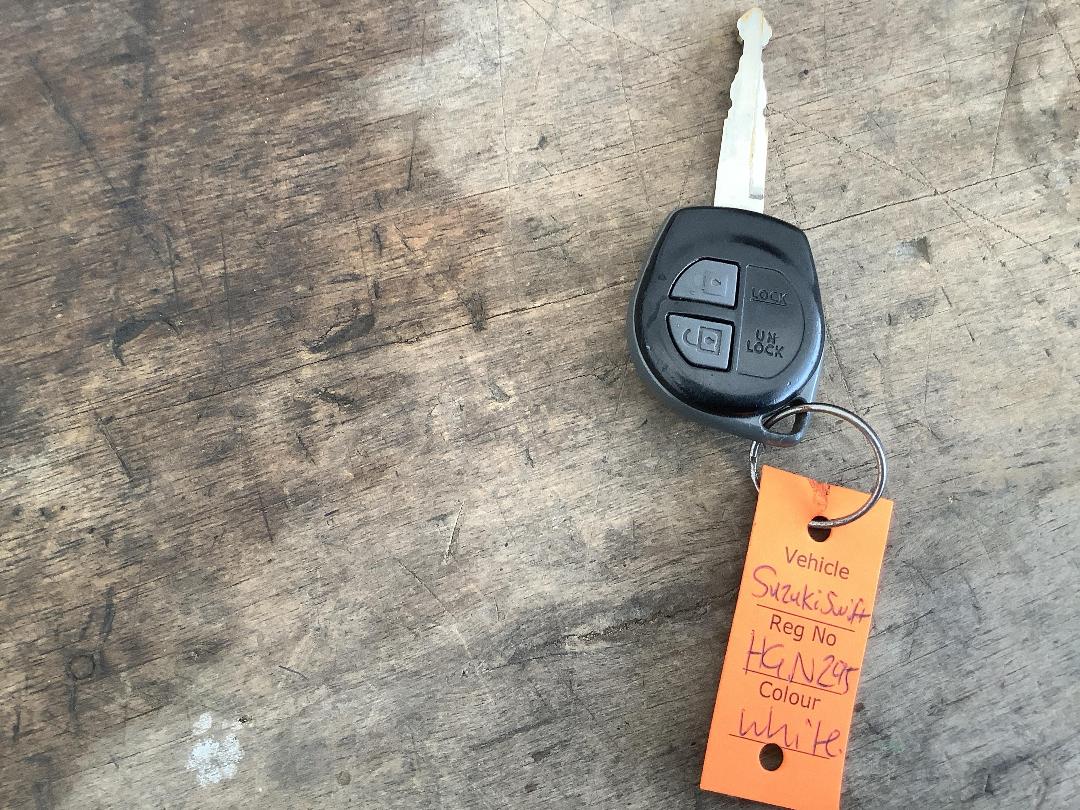 Photo '16' of Suzuki Swift Photo '16' of Suzuki Swift