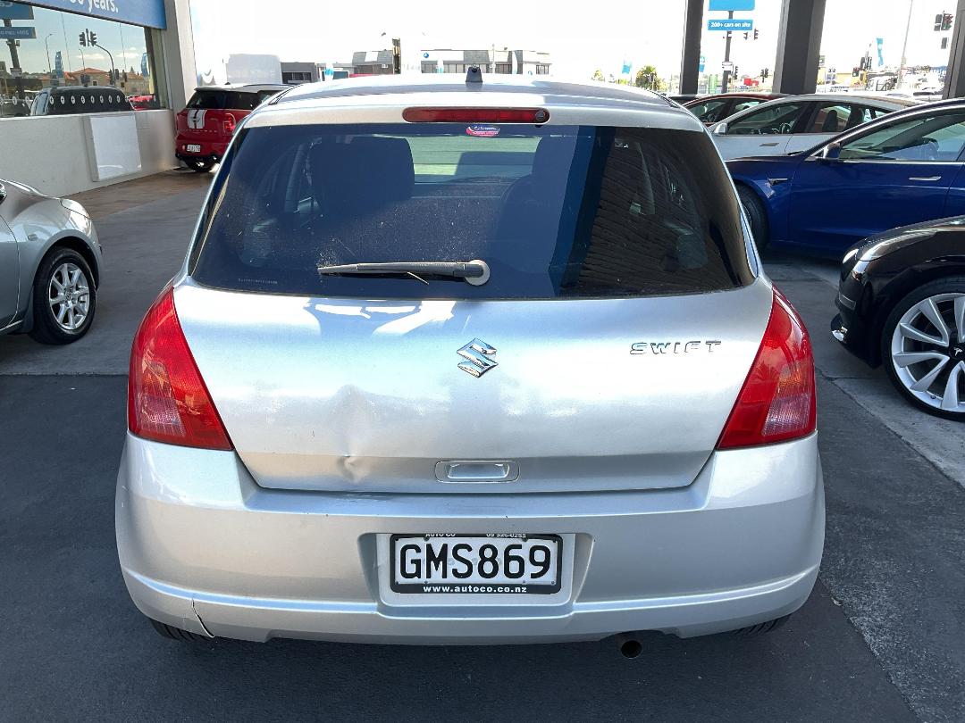 Photo '9' of Suzuki Swift