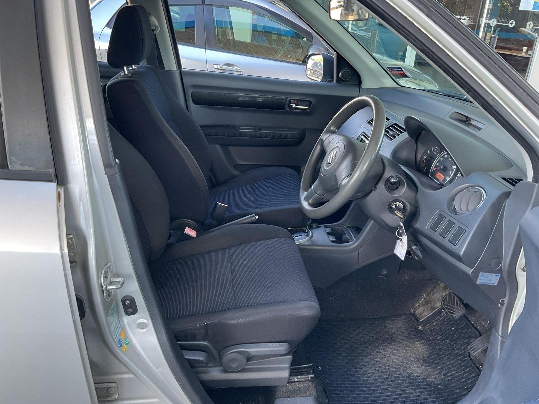 Photo '14' of Suzuki Swift