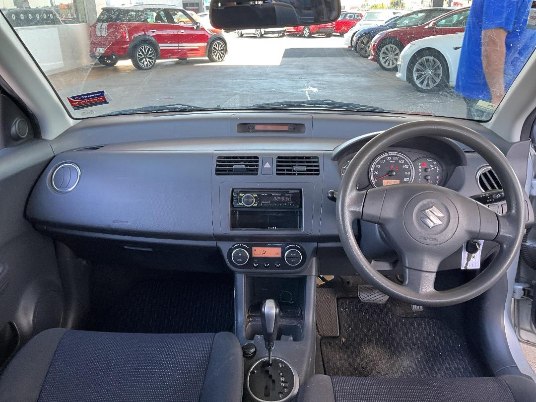 Photo '18' of Suzuki Swift