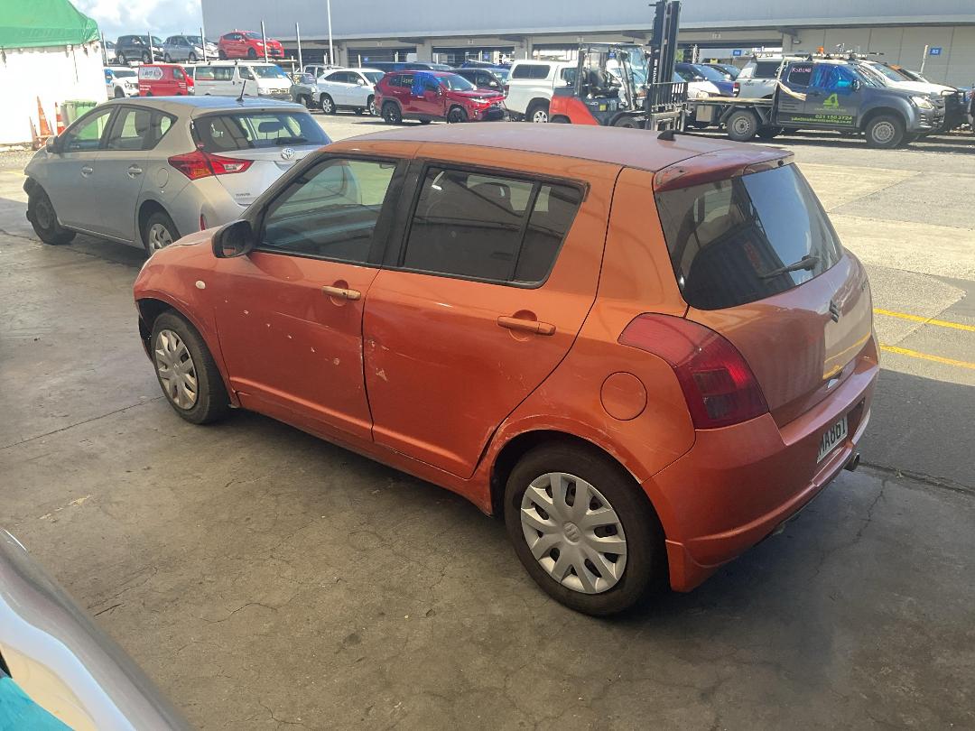 Photo '11' of Suzuki Swift