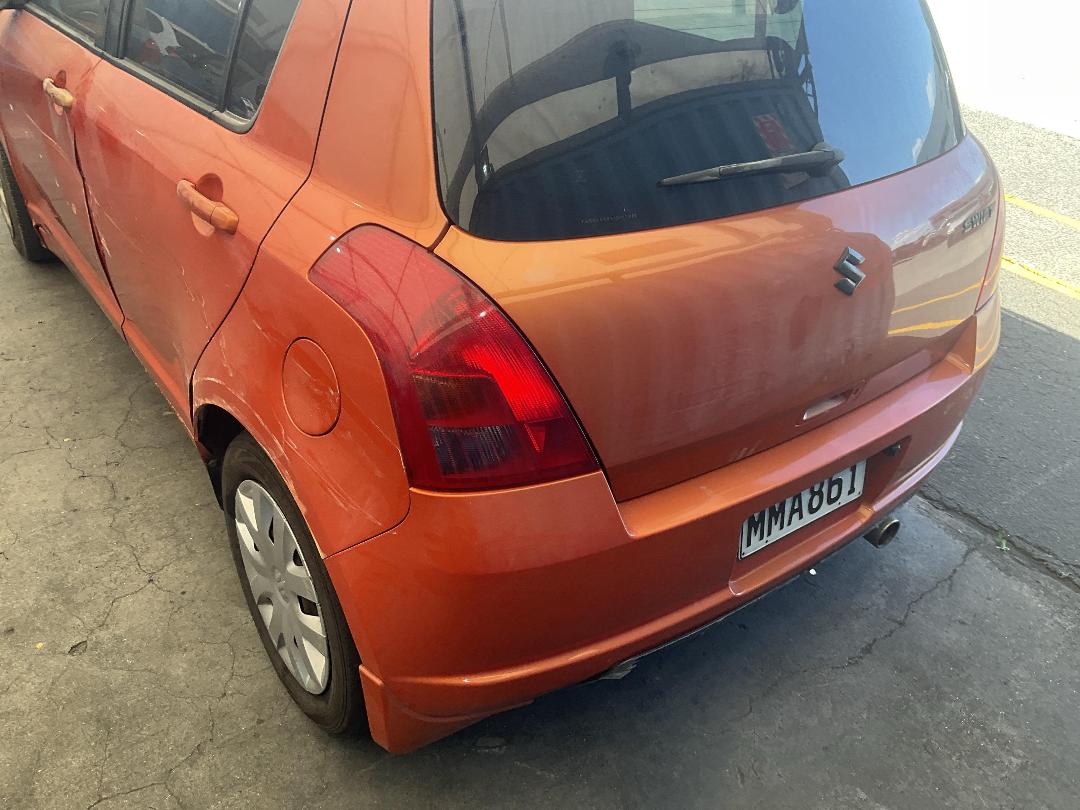 Photo '13' of Suzuki Swift