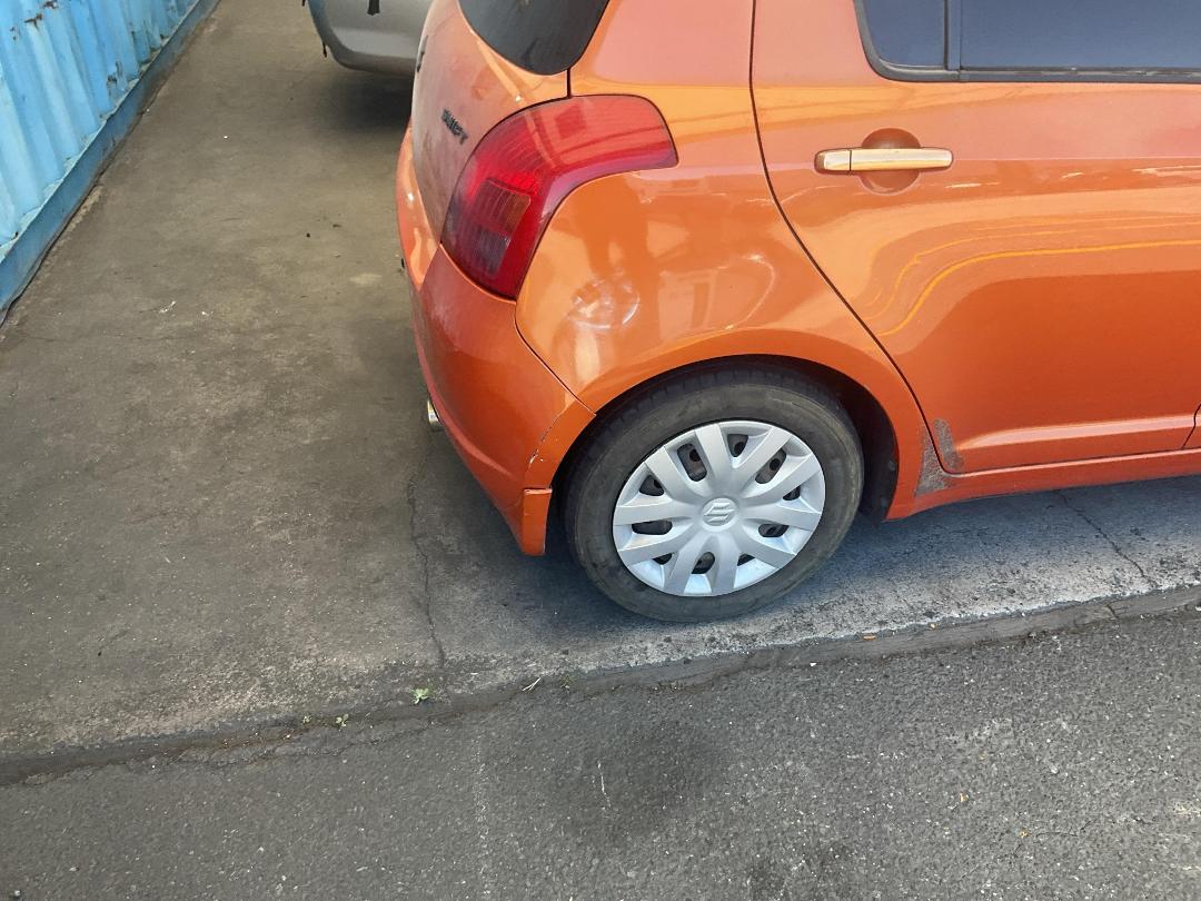 Photo '15' of Suzuki Swift