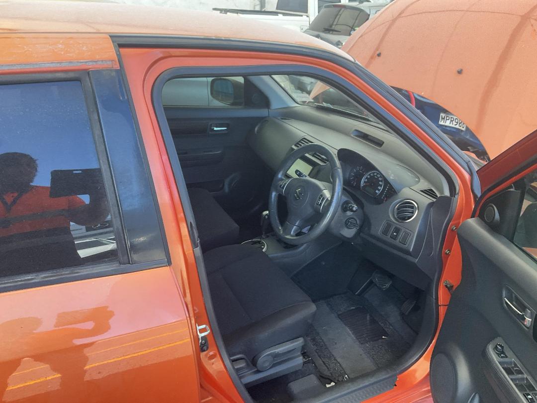 Photo '22' of Suzuki Swift