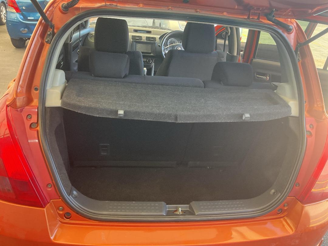 Photo '25' of Suzuki Swift