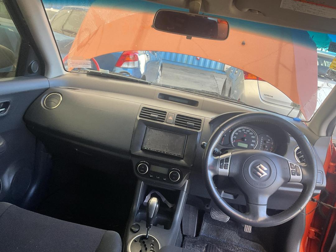 Photo '24' of Suzuki Swift