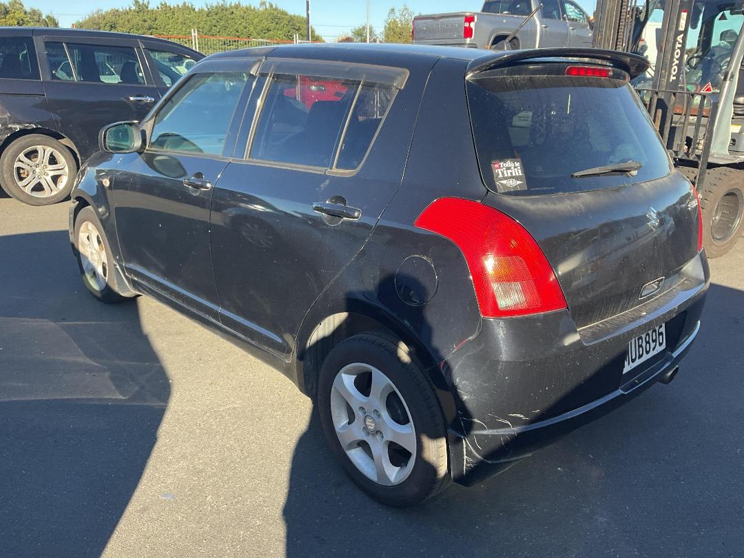 Photo '3' of Suzuki Swift