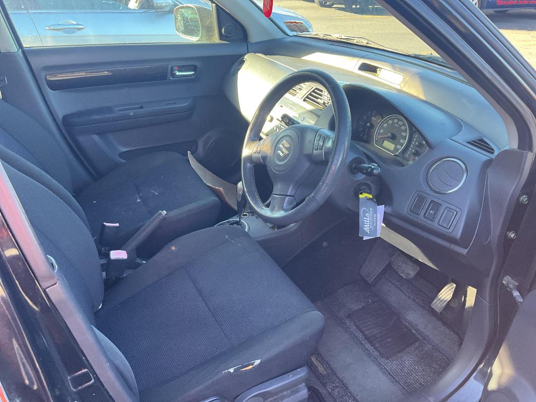 Photo '11' of Suzuki Swift