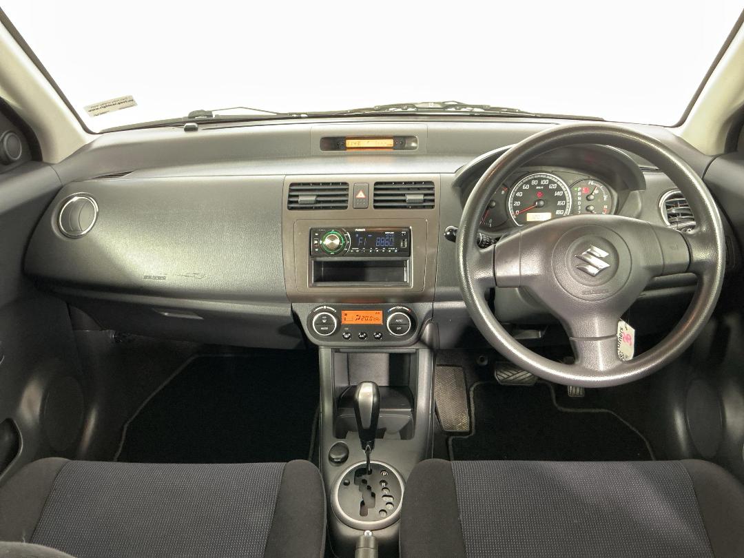 Photo '17' of Suzuki Swift Photo '17' of Suzuki Swift