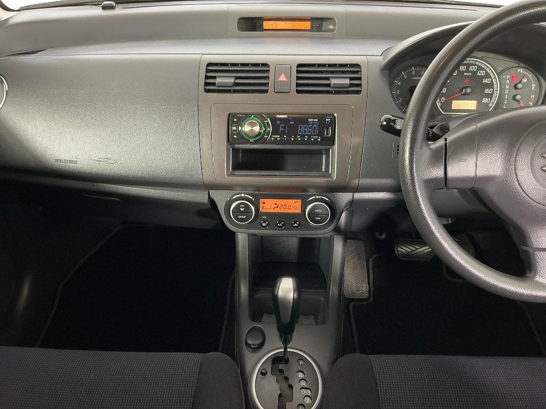 Photo '18' of Suzuki Swift Photo '18' of Suzuki Swift