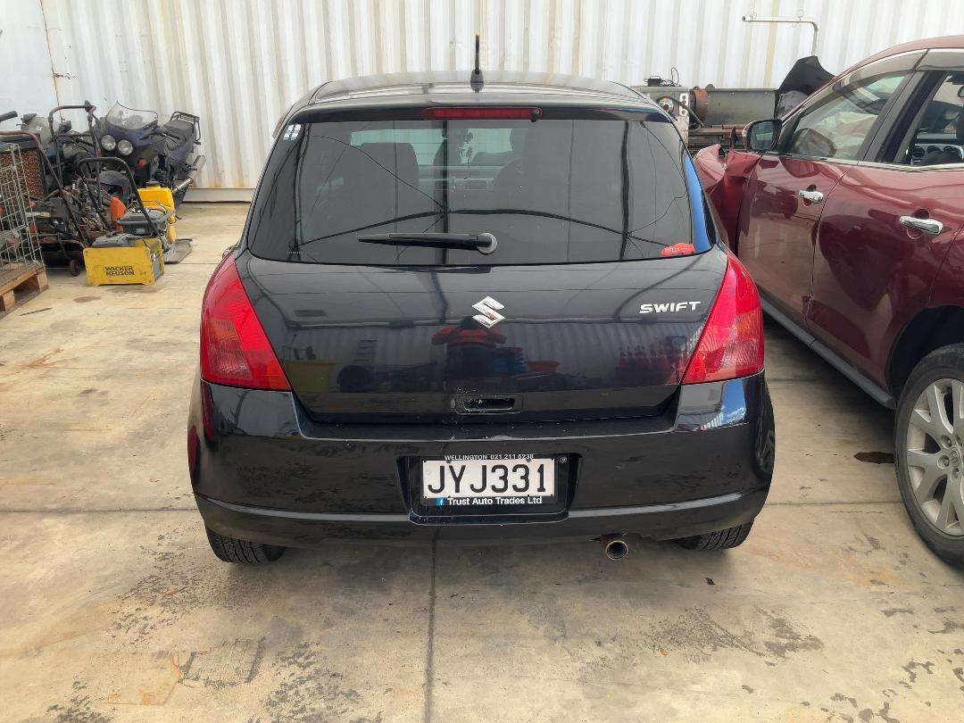 Photo '5' of Suzuki Swift