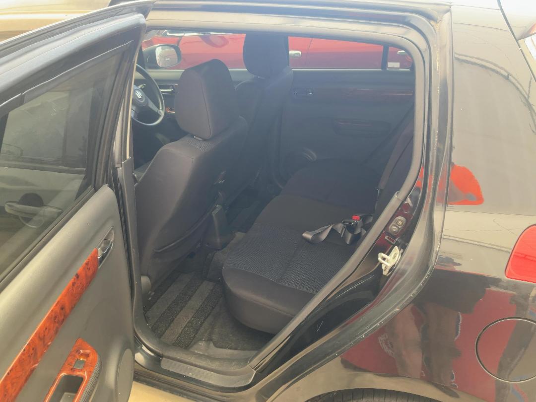 Photo '8' of Suzuki Swift