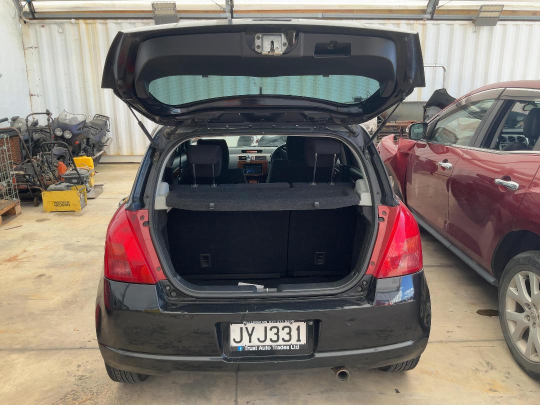 Photo '9' of Suzuki Swift