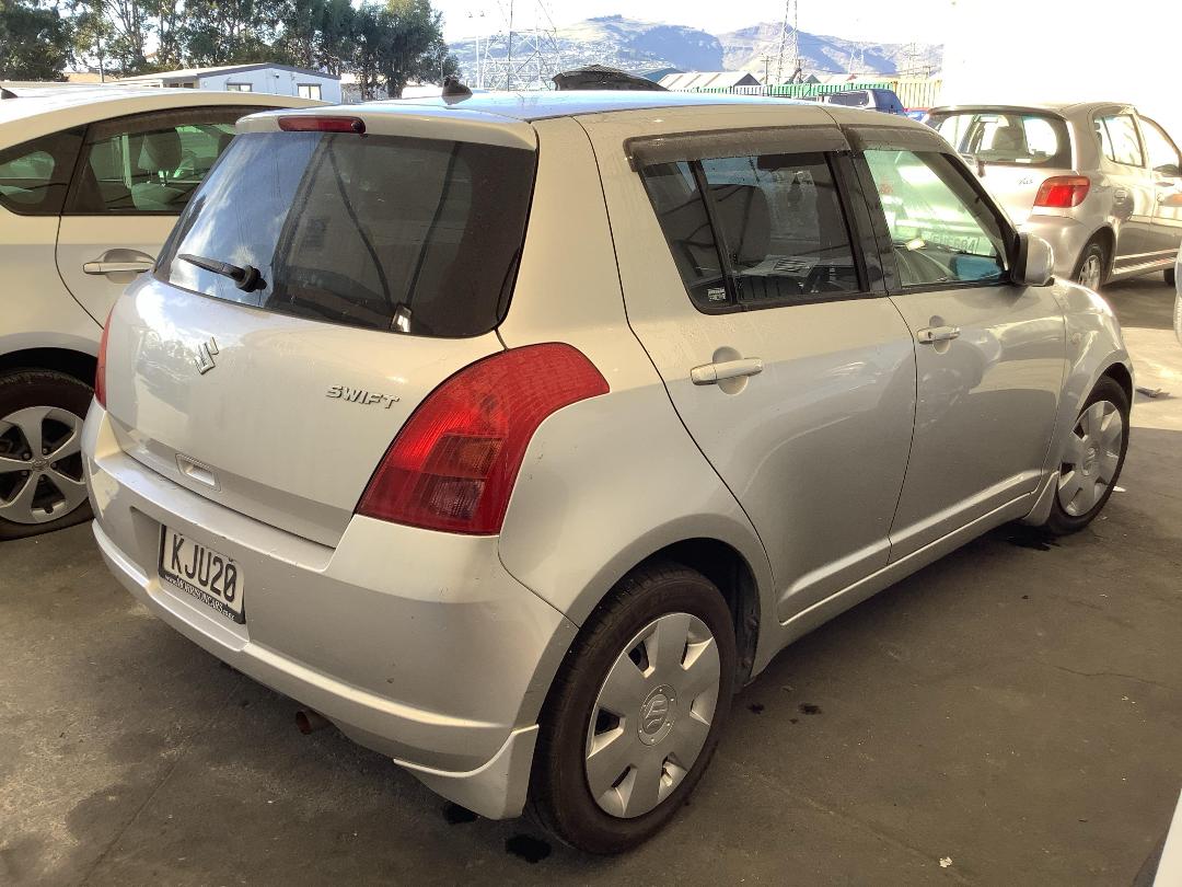 Photo '4' of Suzuki Swift