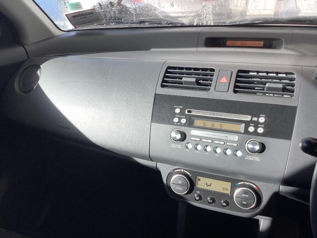 Photo '15' of Suzuki Swift