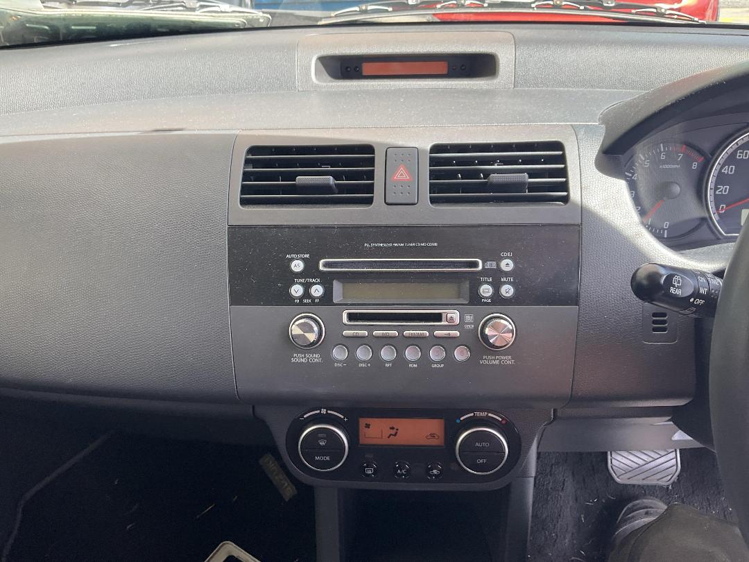 Photo '23' of Suzuki Swift