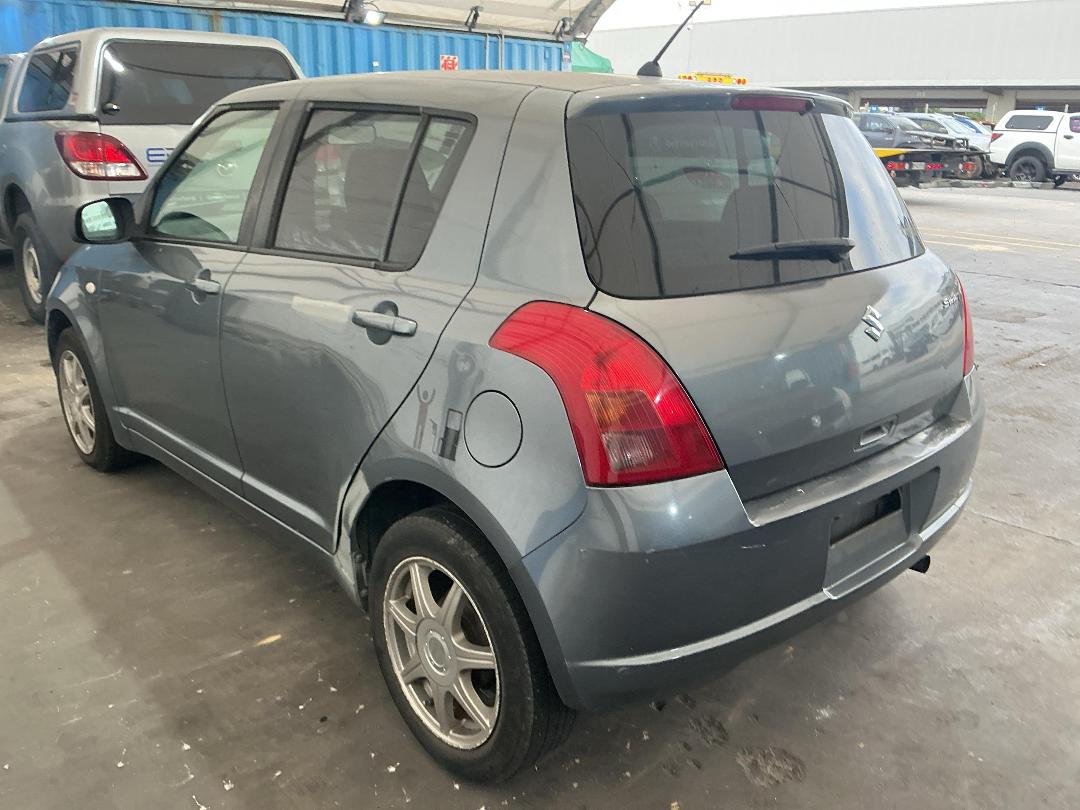 Photo '4' of Suzuki Swift