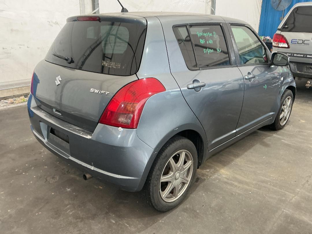 Photo '7' of Suzuki Swift