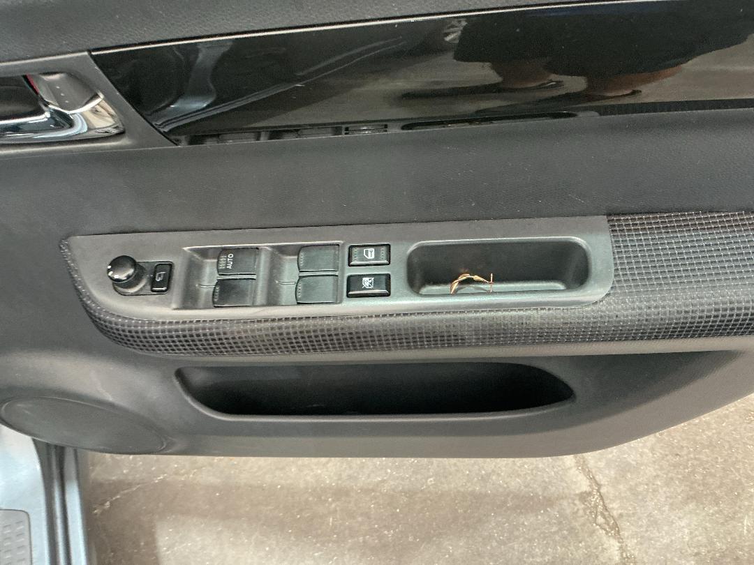 Photo '10' of Suzuki Swift