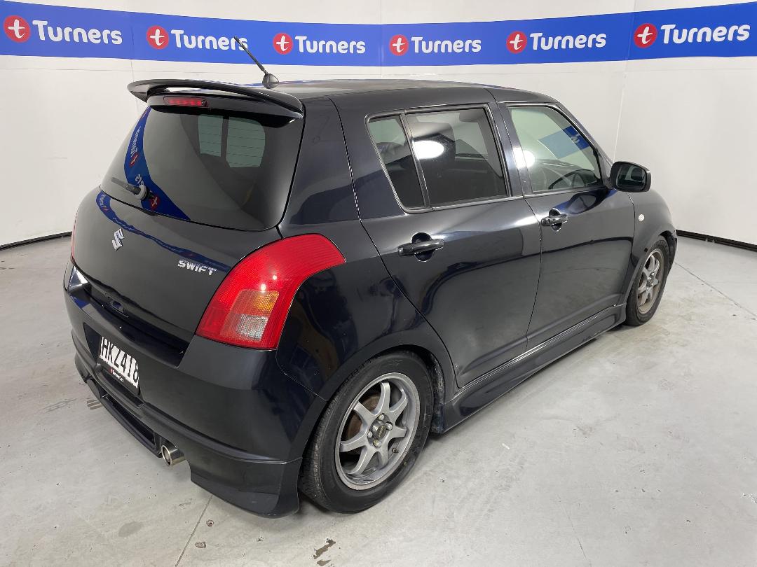 Photo '7' of Suzuki Swift