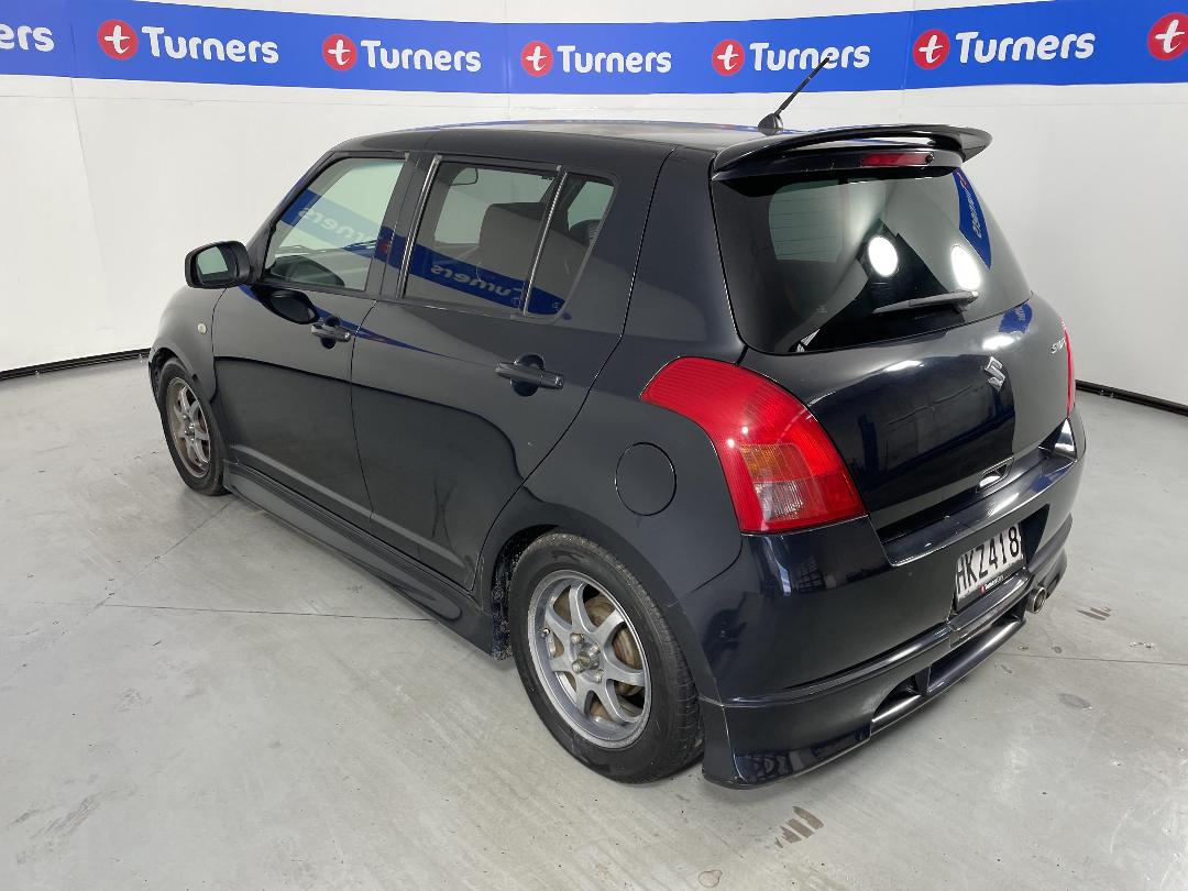 Photo '5' of Suzuki Swift