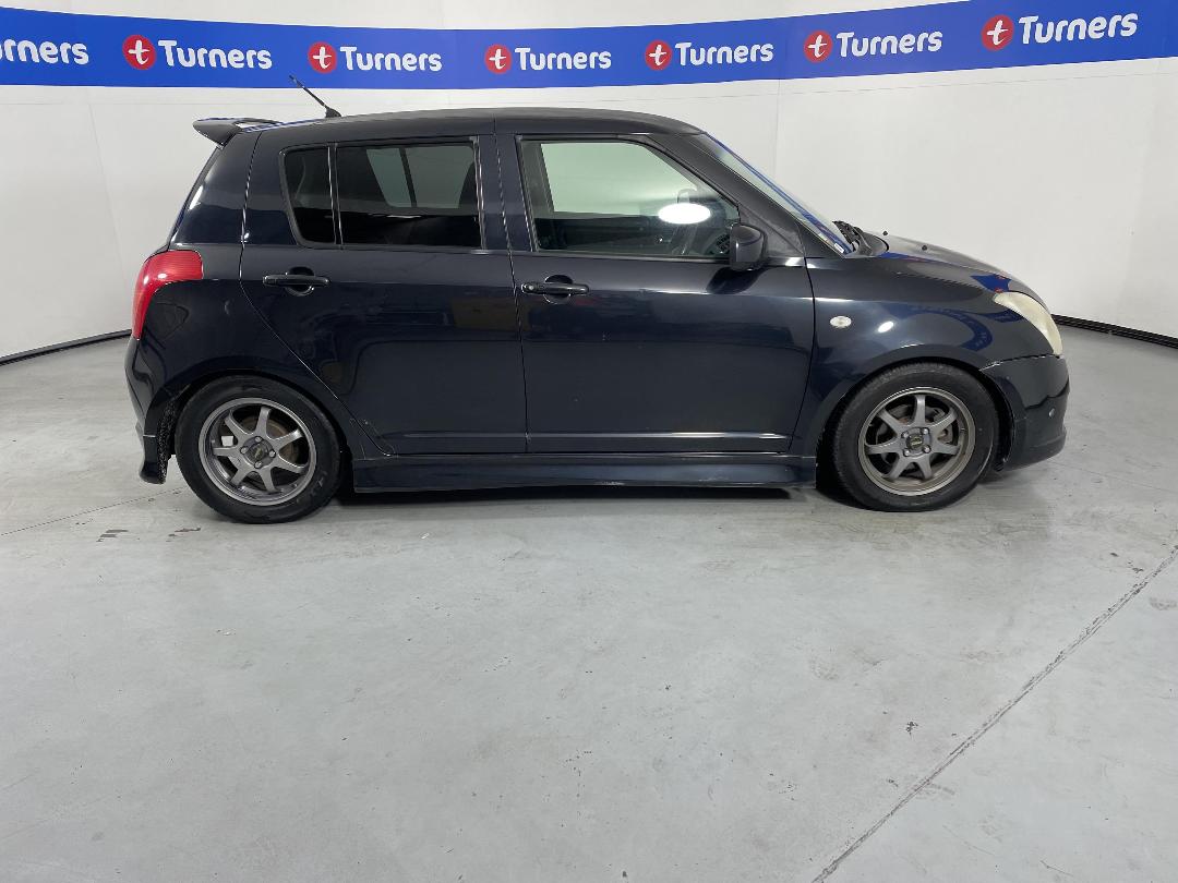 Photo '23' of Suzuki Swift