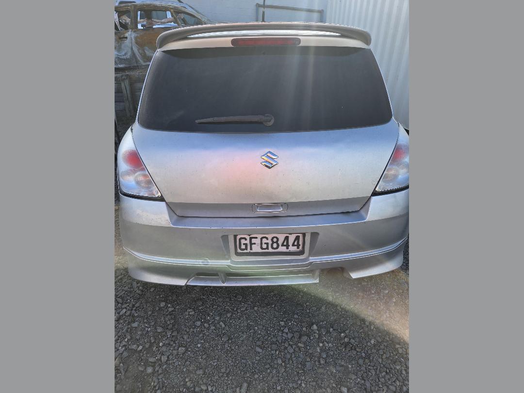 Photo '5' of Suzuki Swift