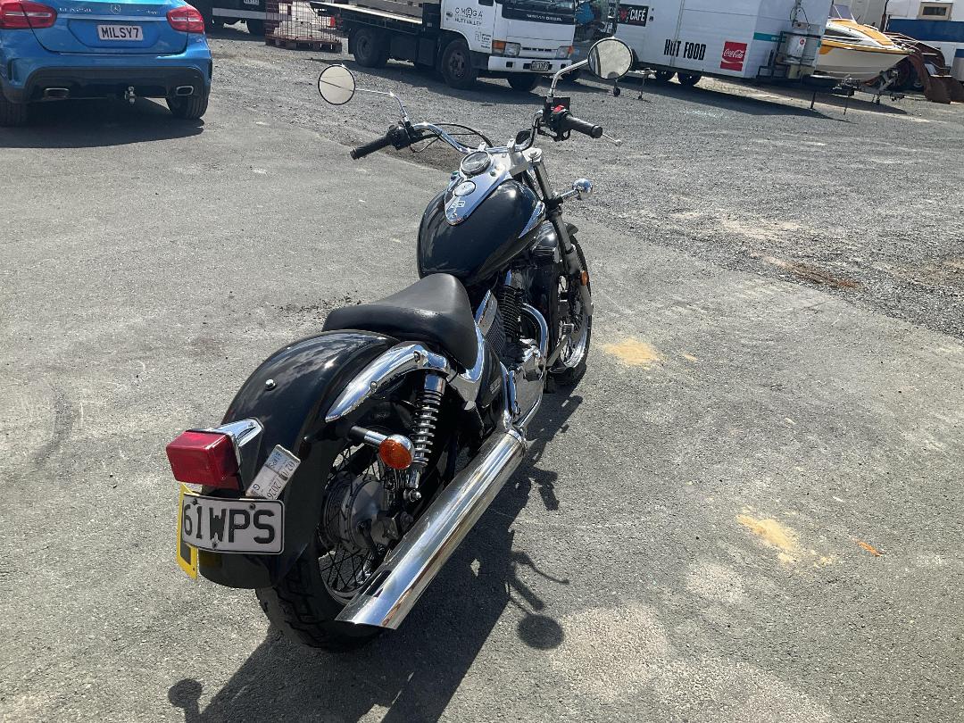 Photo '3' of Suzuki VL250 K5