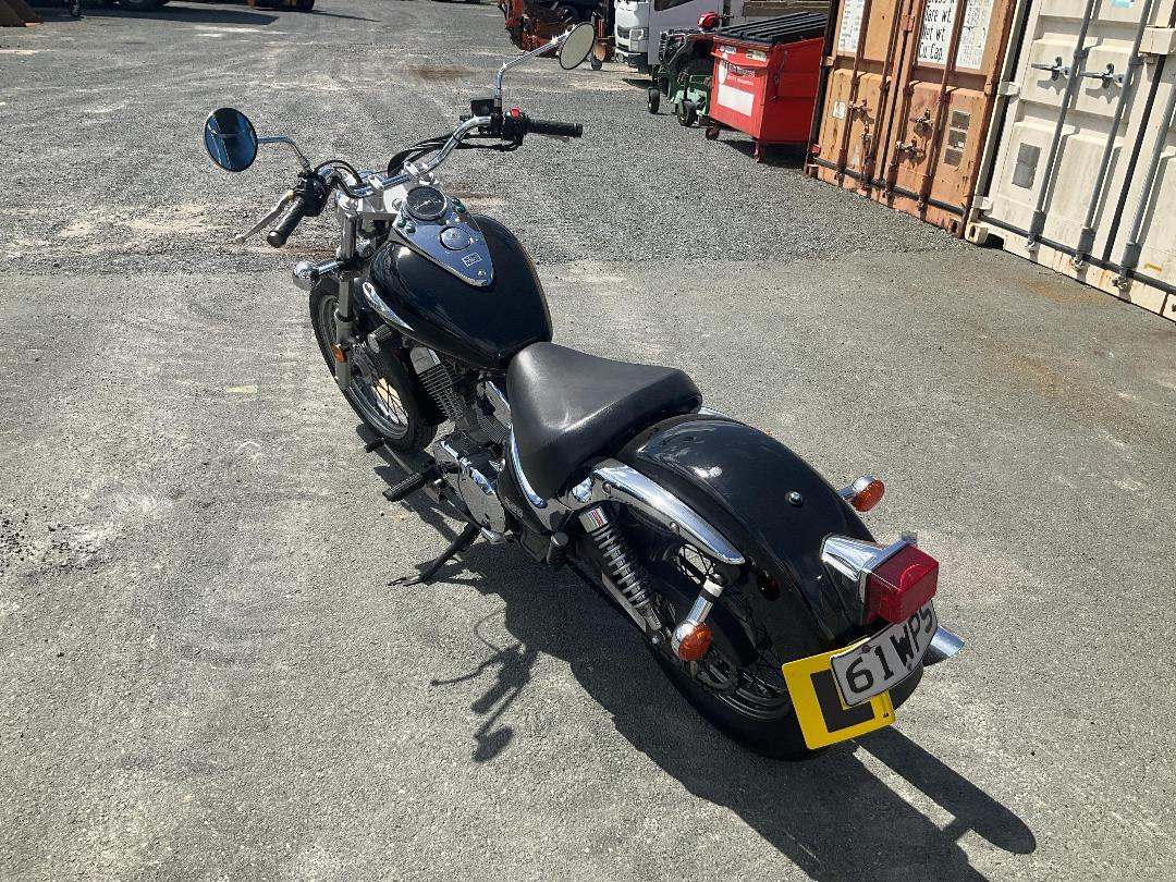 Photo '5' of Suzuki VL250 K5