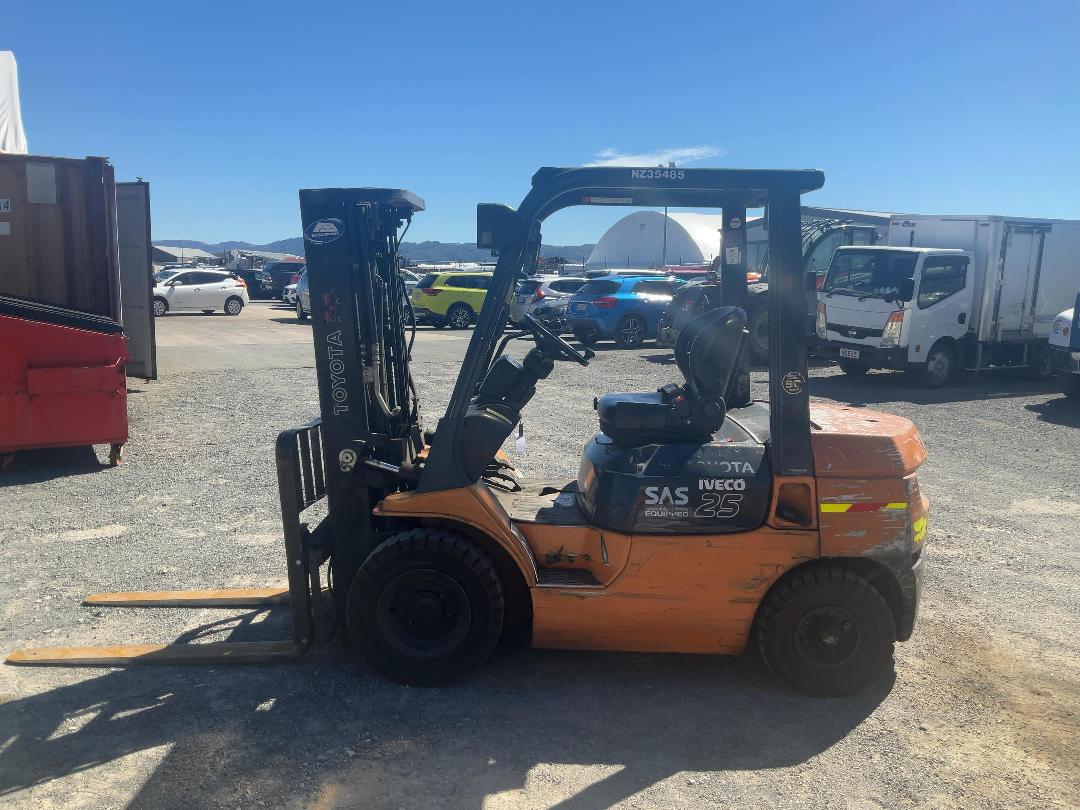 Photo '7' of Toyota 02-7FD25 Forklift Photo '7' of Toyota 02-7FD25 Forklift