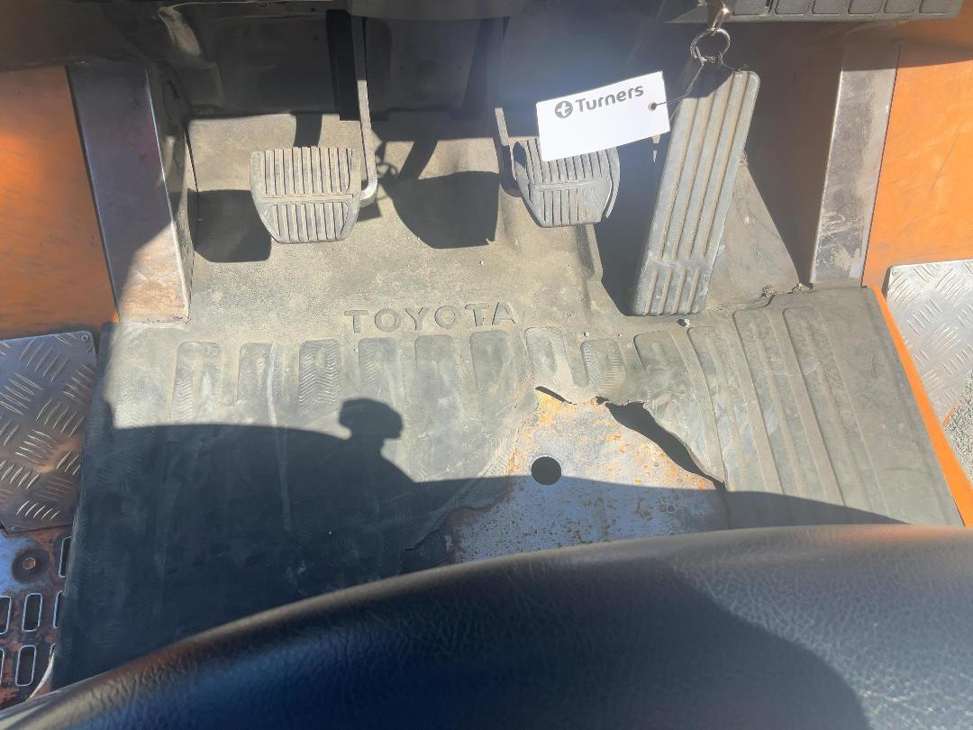 Photo '15' of Toyota 02-7FD25 Forklift Photo '15' of Toyota 02-7FD25 Forklift