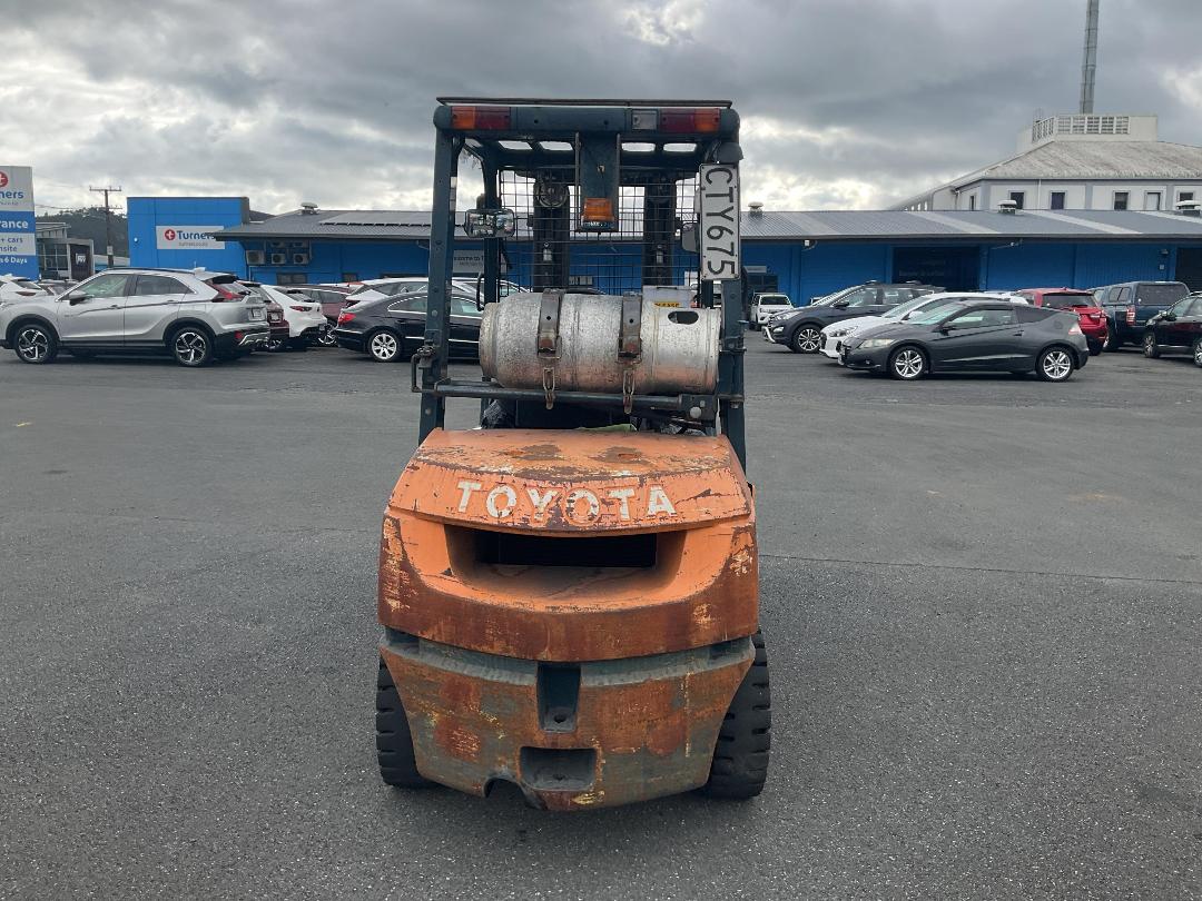 Photo '5' of Toyota 02-7Fg30 Forklift Photo '5' of Toyota 02-7Fg30 Forklift