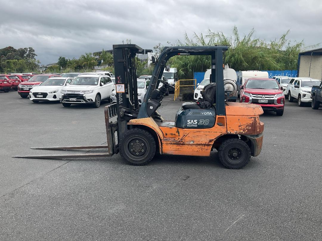 Photo '7' of Toyota 02-7Fg30 Forklift Photo '7' of Toyota 02-7Fg30 Forklift