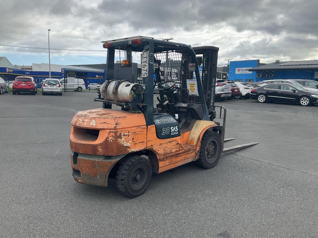 Photo '4' of Toyota 02-7Fg30 Forklift Photo '4' of Toyota 02-7Fg30 Forklift