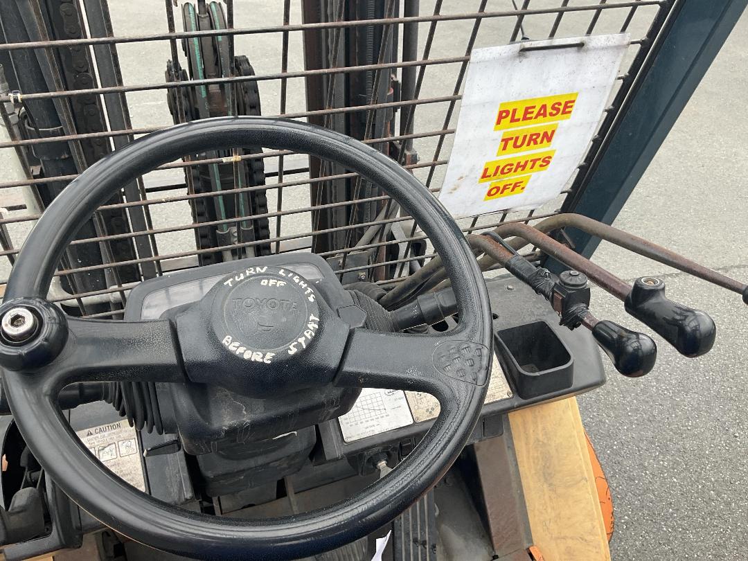 Photo '13' of Toyota 02-7Fg30 Forklift Photo '13' of Toyota 02-7Fg30 Forklift