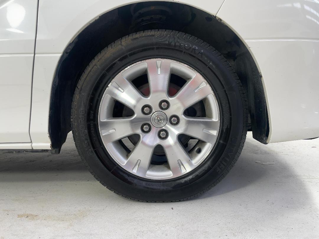 Photo '9' of Toyota Alphard