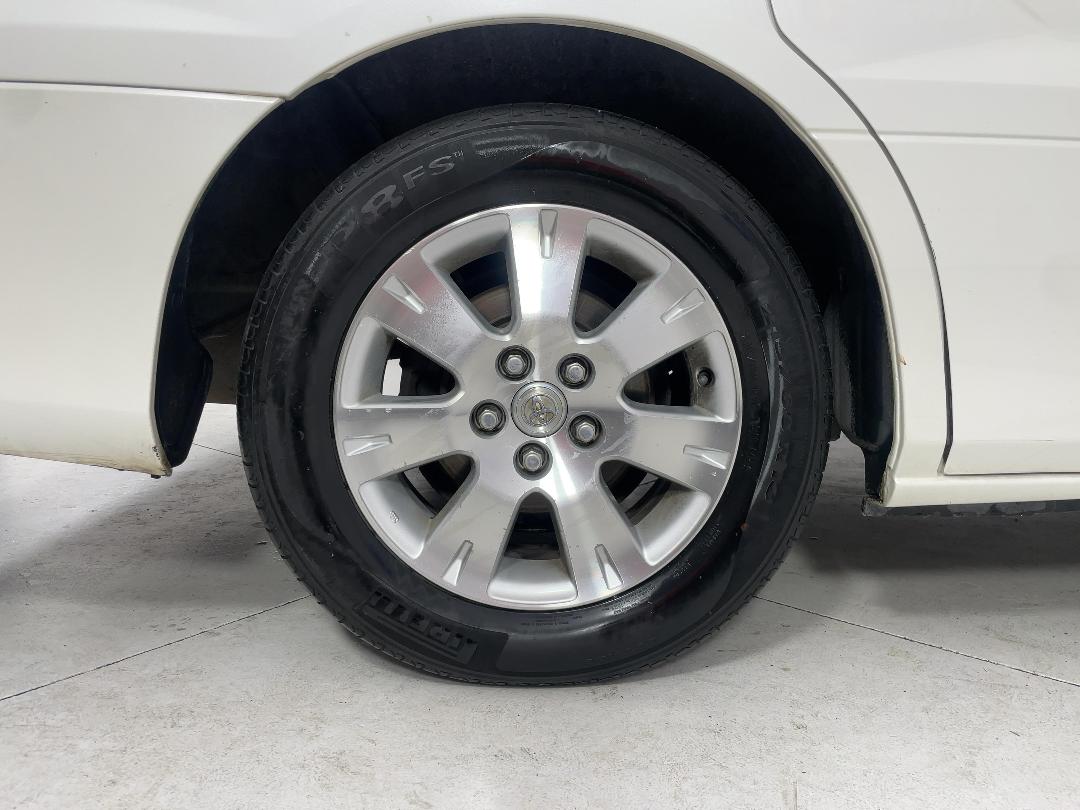 Photo '12' of Toyota Alphard