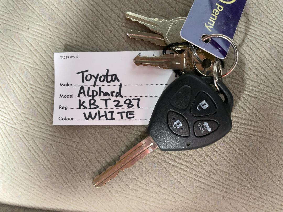 Photo '22' of Toyota Alphard