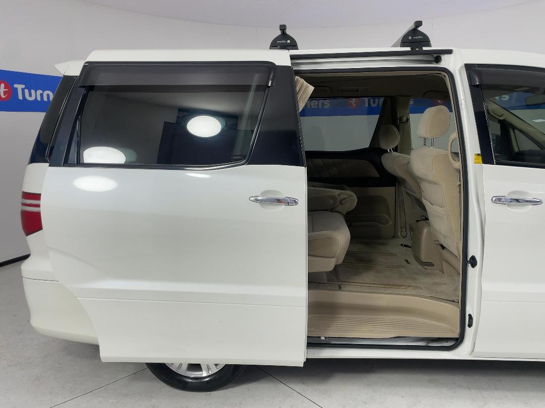 Photo '19' of Toyota Alphard