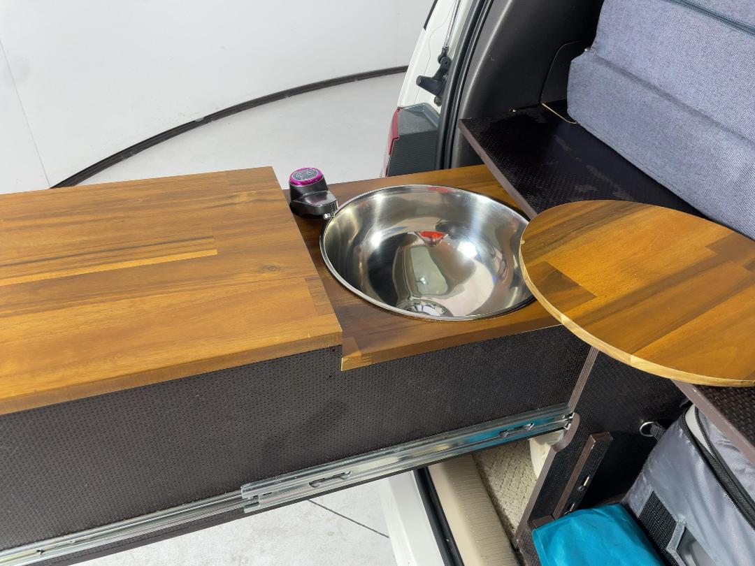 Photo '24' of Toyota Alphard